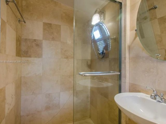 Продажа дома по адресу 2543 Marathon Ln - фото 5891618