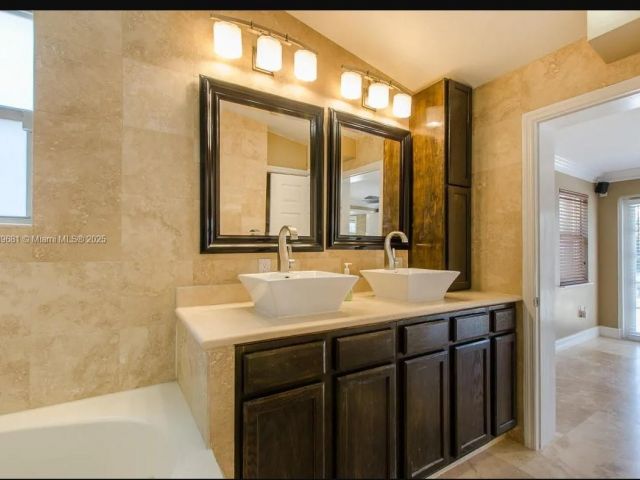 Продажа дома по адресу 2543 Marathon Ln - фото 5891622