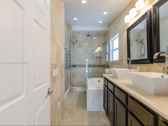 Продажа дома по адресу 2543 Marathon Ln - фото 5891623