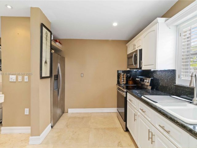 Продажа дома по адресу 2543 Marathon Ln - фото 5891628