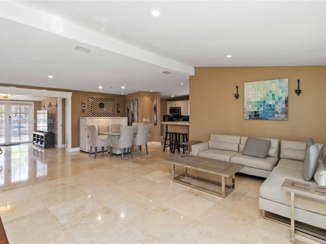 Продажа дома по адресу 2543 Marathon Ln - фото 5891632