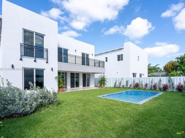 Продажа дома по адресу 910 SW 24th Rd - фото 5931013