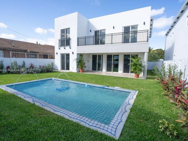 Продажа дома по адресу 910 SW 24th Rd - фото 5931015