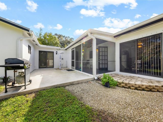 Продажа дома по адресу 1717 SW 14th St - фото 5893172