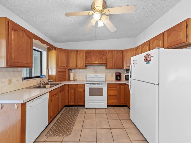 Продажа дома по адресу 1717 SW 14th St - фото 5893184