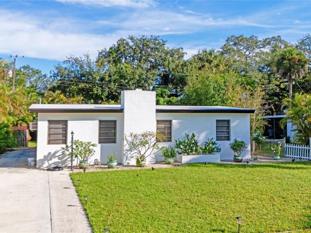 Продажа дома по адресу 1717 SW 14th St - фото 5893188