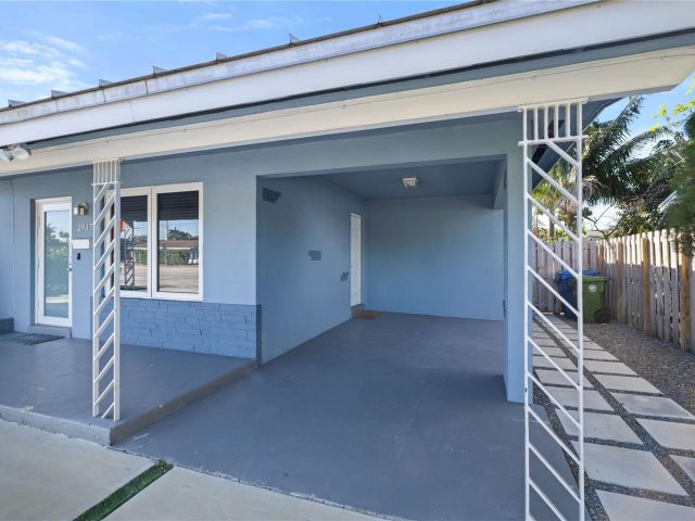 Продажа дома по адресу 2917 NW 9th Ave - фото 5995834