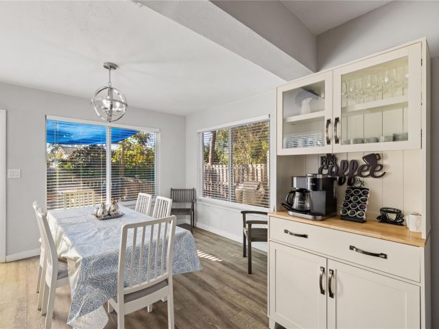 Продажа дома по адресу 2917 NW 9th Ave - фото 5995846