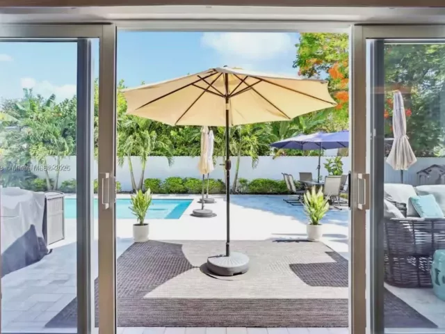 Дом в аренду по адресу 660 NE 121st St 660 - фото 5894136