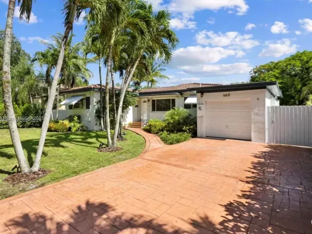 Дом в аренду по адресу 660 NE 121st St 660 - фото 5894137