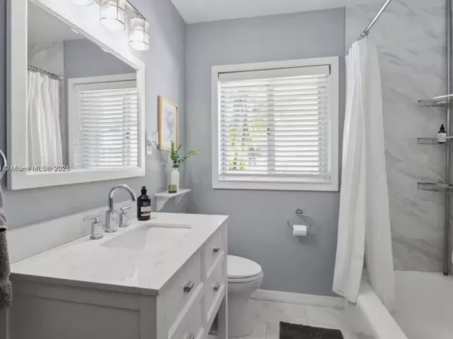 Дом в аренду по адресу 660 NE 121st St 660 - фото 5894138