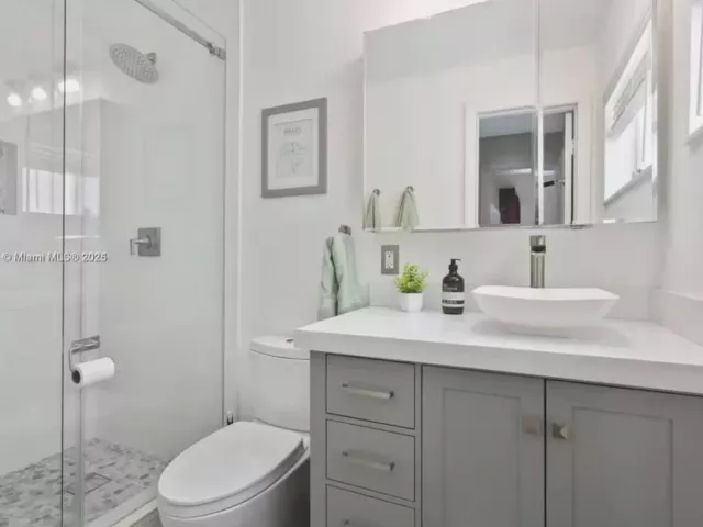 Дом в аренду по адресу 660 NE 121st St 660 - фото 5894139