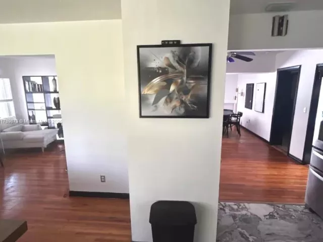 Дом в аренду по адресу 660 NE 121st St 660 - фото 5894141