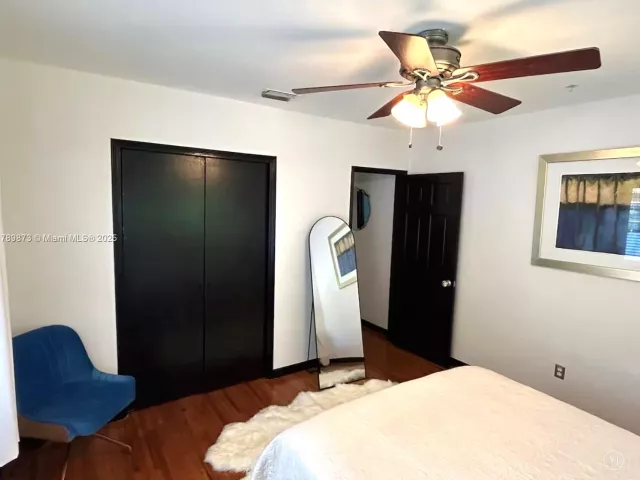 Дом в аренду по адресу 660 NE 121st St 660 - фото 5894129