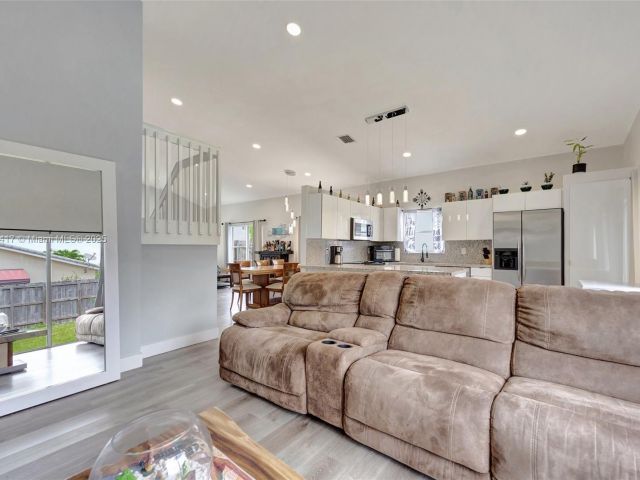 Продажа дома по адресу 12113 SW 249th St - фото 5955904