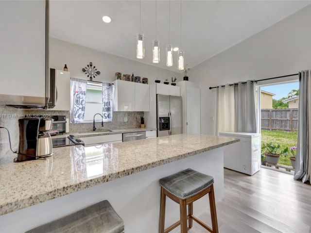 Продажа дома по адресу 12113 SW 249th St - фото 5955906