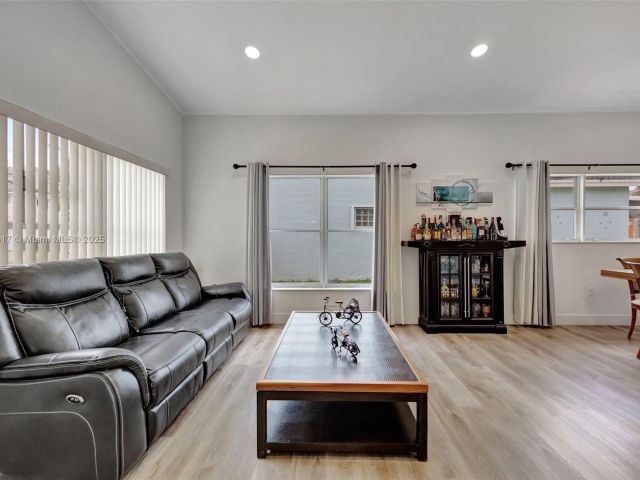 Продажа дома по адресу 12113 SW 249th St - фото 5955911