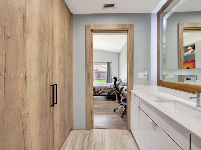 Продажа дома по адресу 12113 SW 249th St - фото 5955913