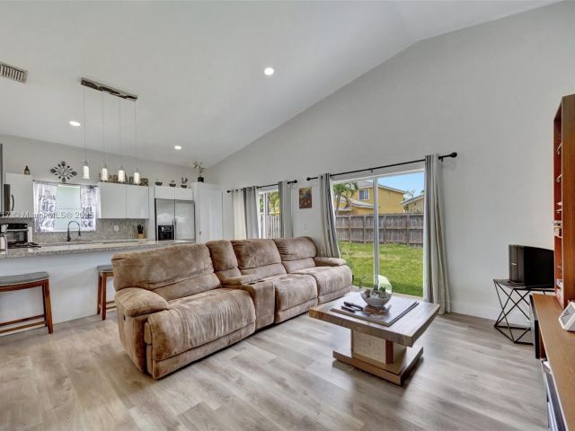 Продажа дома по адресу 12113 SW 249th St - фото 5955916