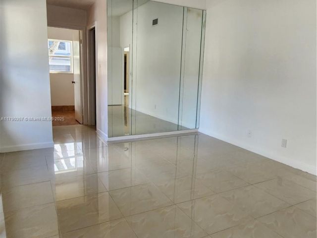 Продажа дома по адресу 9711 SW 57th St - фото 5949902