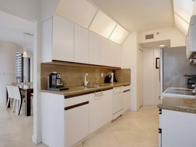 Квартира в аренду номер2409 - фото 5923021