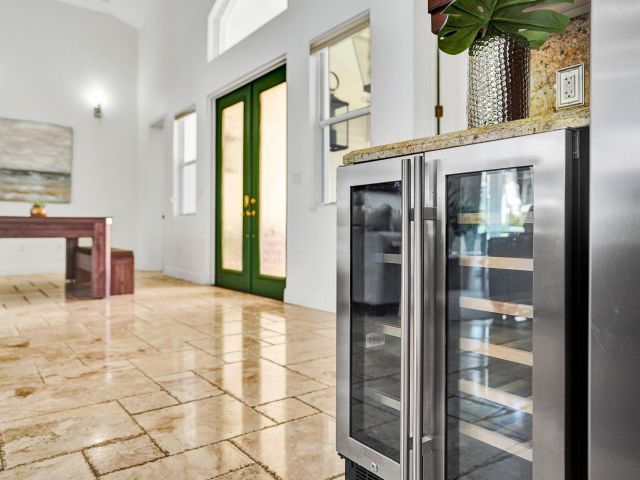 Дом в аренду по адресу 785 NE 71st Street - фото 5977741