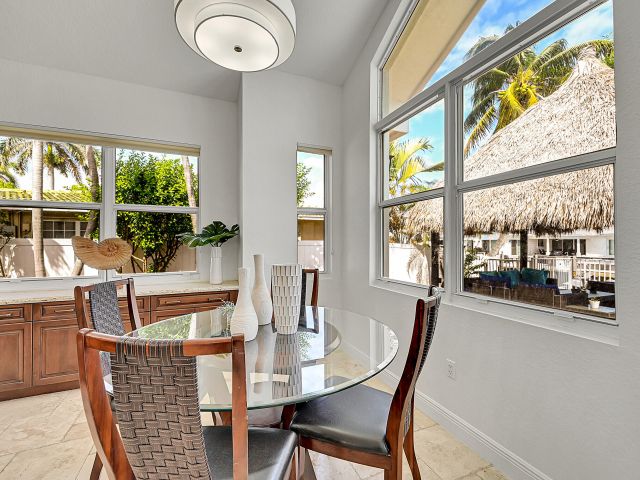 Дом в аренду по адресу 785 NE 71st Street - фото 5977746