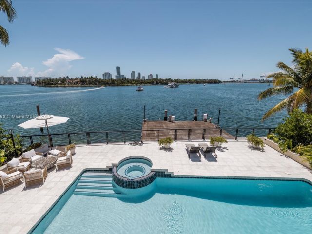 Дом в аренду по адресу 2 S Hibiscus Dr - фото 5872444