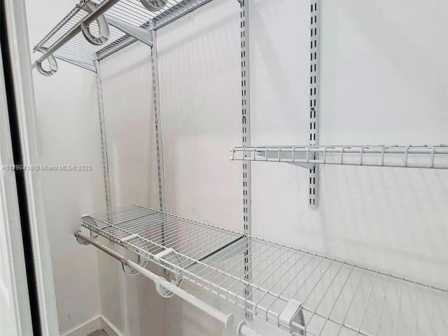 Продажа дома по адресу 1945 NW 51 st Ter - фото 6103888