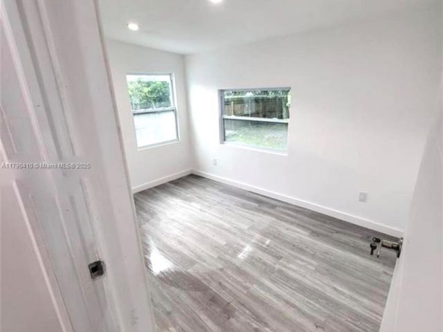 Продажа дома по адресу 1945 NW 51 st Ter - фото 6103889