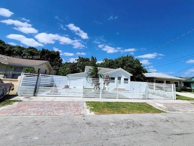 Продажа дома по адресу 1945 NW 51 st Ter - фото 6103897