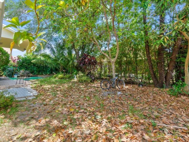 Продажа дома по адресу 1405 Fairway Circle - фото 6230976