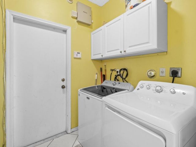 Продажа дома по адресу 1405 Fairway Circle - фото 6230977