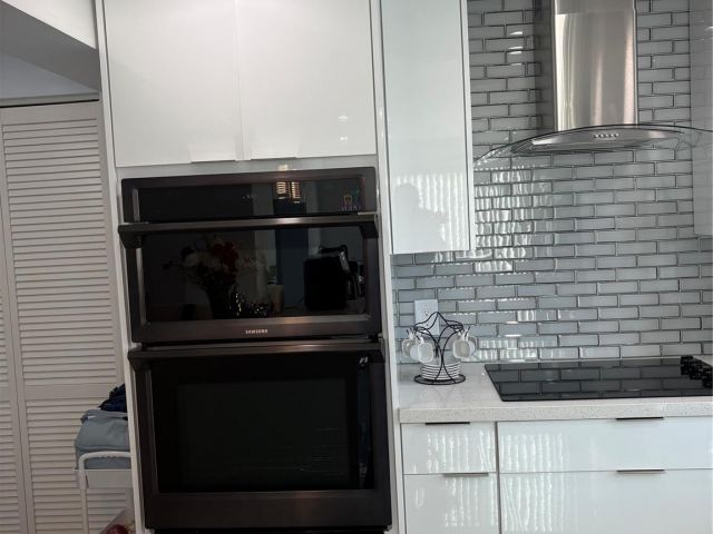 Продажа дома по адресу 1210 NE 42nd Ct - фото 6000416