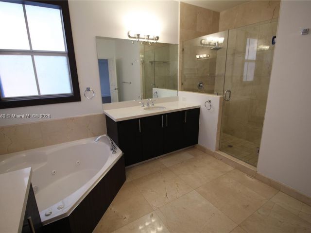 Продажа дома по адресу 10564 NW 70th Ln - фото 5859779