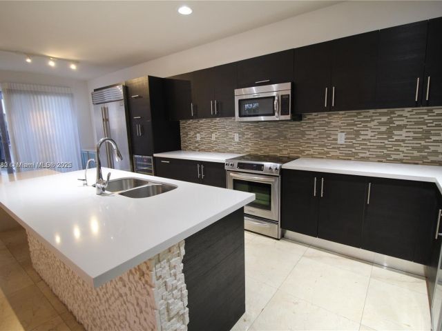 Продажа дома по адресу 10564 NW 70th Ln - фото 5859785