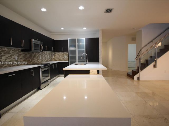 Продажа дома по адресу 10564 NW 70th Ln - фото 5859786