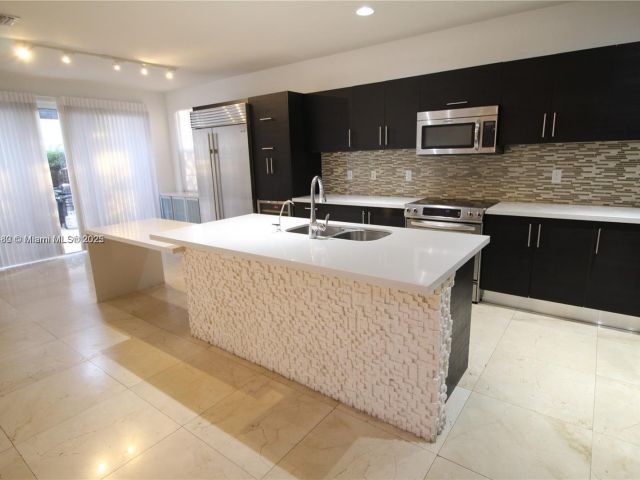 Продажа дома по адресу 10564 NW 70th Ln - фото 5859789