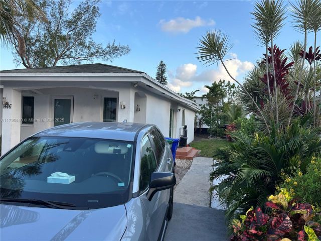 Продажа дома по адресу 1446 NW 61st St - фото 6097841
