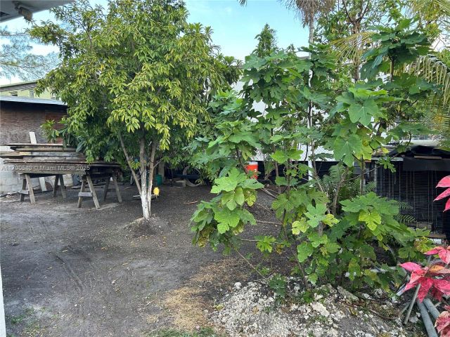 Продажа дома по адресу 1446 NW 61st St - фото 6097842