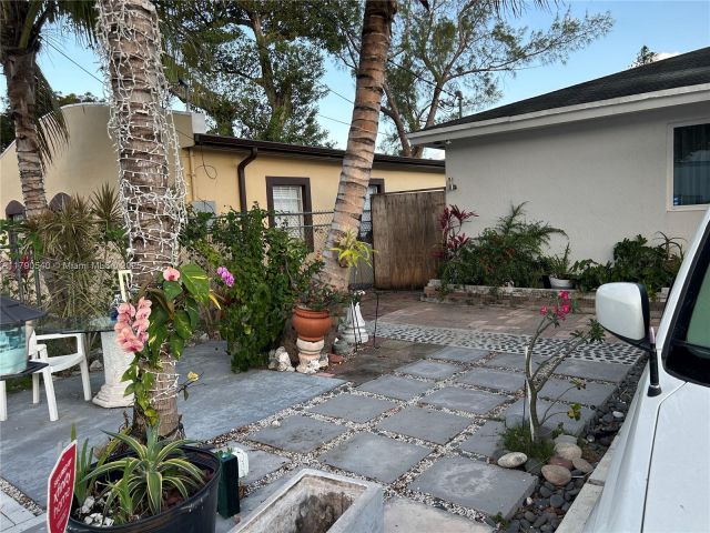 Продажа дома по адресу 1446 NW 61st St - фото 6097846