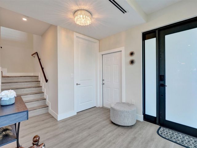 Продажа дома по адресу 1238 NE 17th Ave 2 - фото 6024858