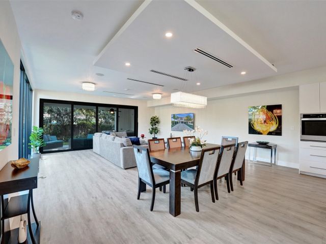 Продажа дома по адресу 1238 NE 17th Ave 2 - фото 6024863