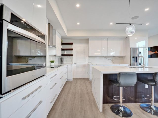 Продажа дома по адресу 1238 NE 17th Ave 2 - фото 6024867