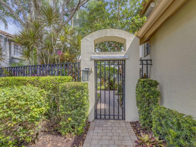 Продажа дома по адресу 10225 Osprey Trace - фото 5983246