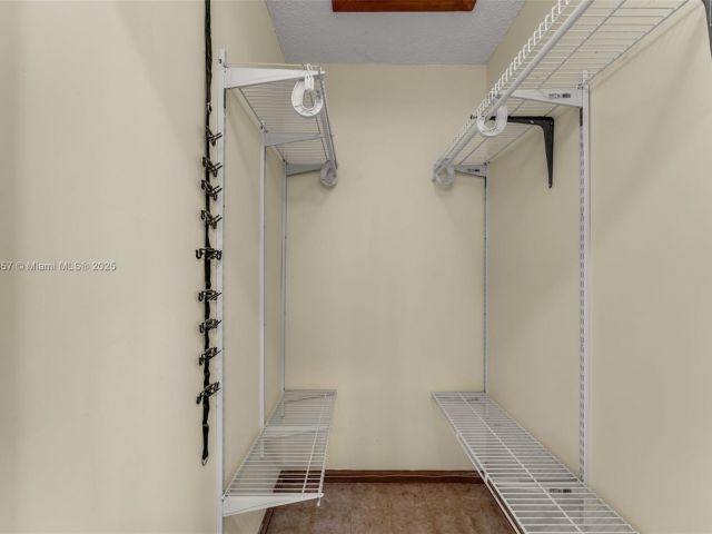 Продажа дома по адресу 9130 SW 101st Ave - фото 6006442