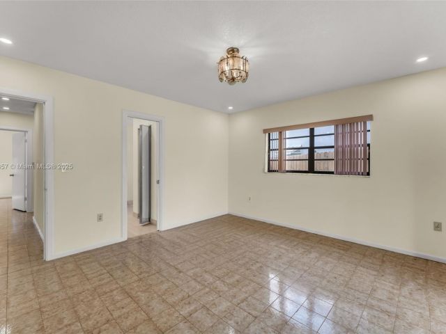 Продажа дома по адресу 9130 SW 101st Ave - фото 6006446