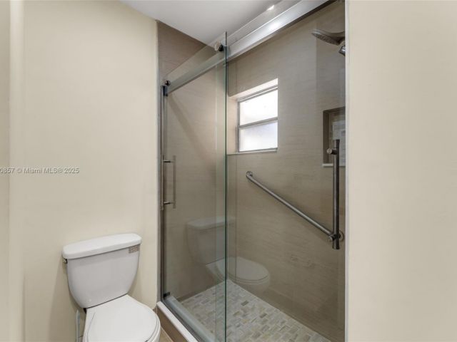 Продажа дома по адресу 9130 SW 101st Ave - фото 6006448