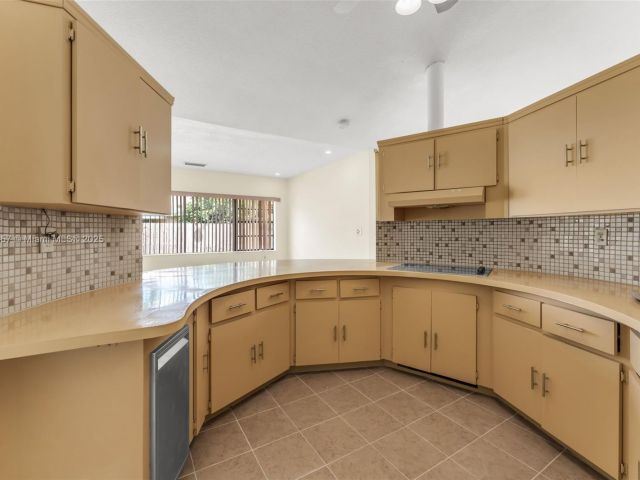 Продажа дома по адресу 9130 SW 101st Ave - фото 6006453