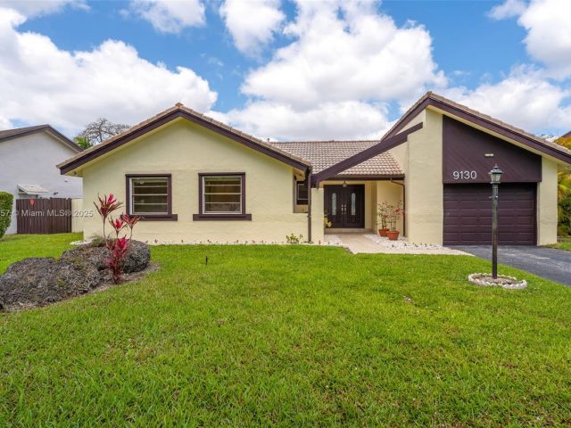 Продажа дома по адресу 9130 SW 101st Ave - фото 6006461